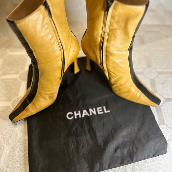 Chanel vintage high heels boots lambskin leather circa 1960 hand made in France - Picture 13 of 14